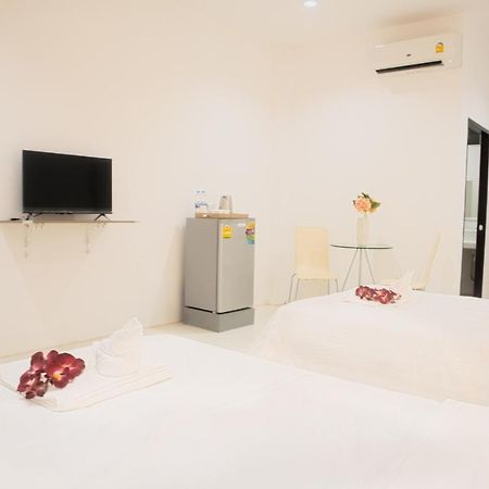 ตะวันแมนชั่น Appartement Ban Na Khua Buitenkant foto