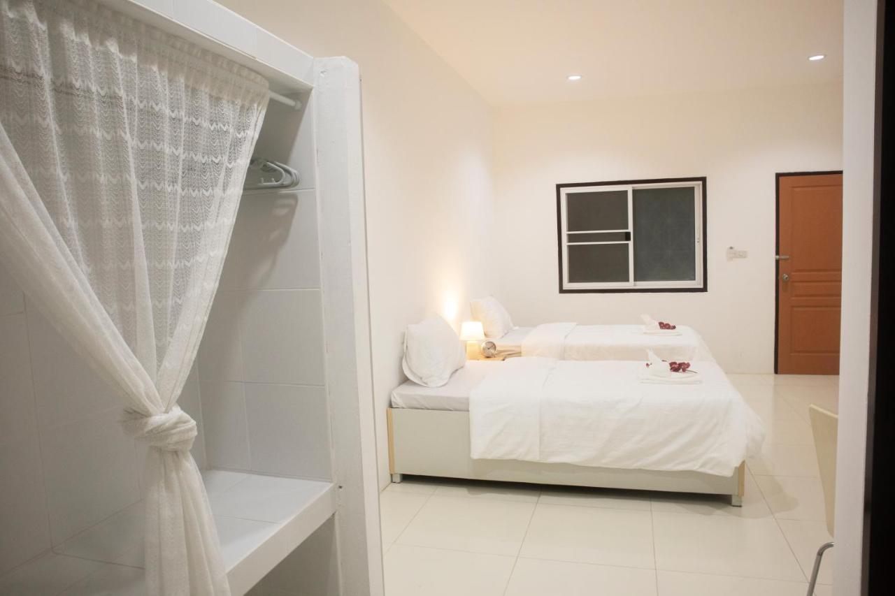 ตะวันแมนชั่น Appartement Ban Na Khua Buitenkant foto