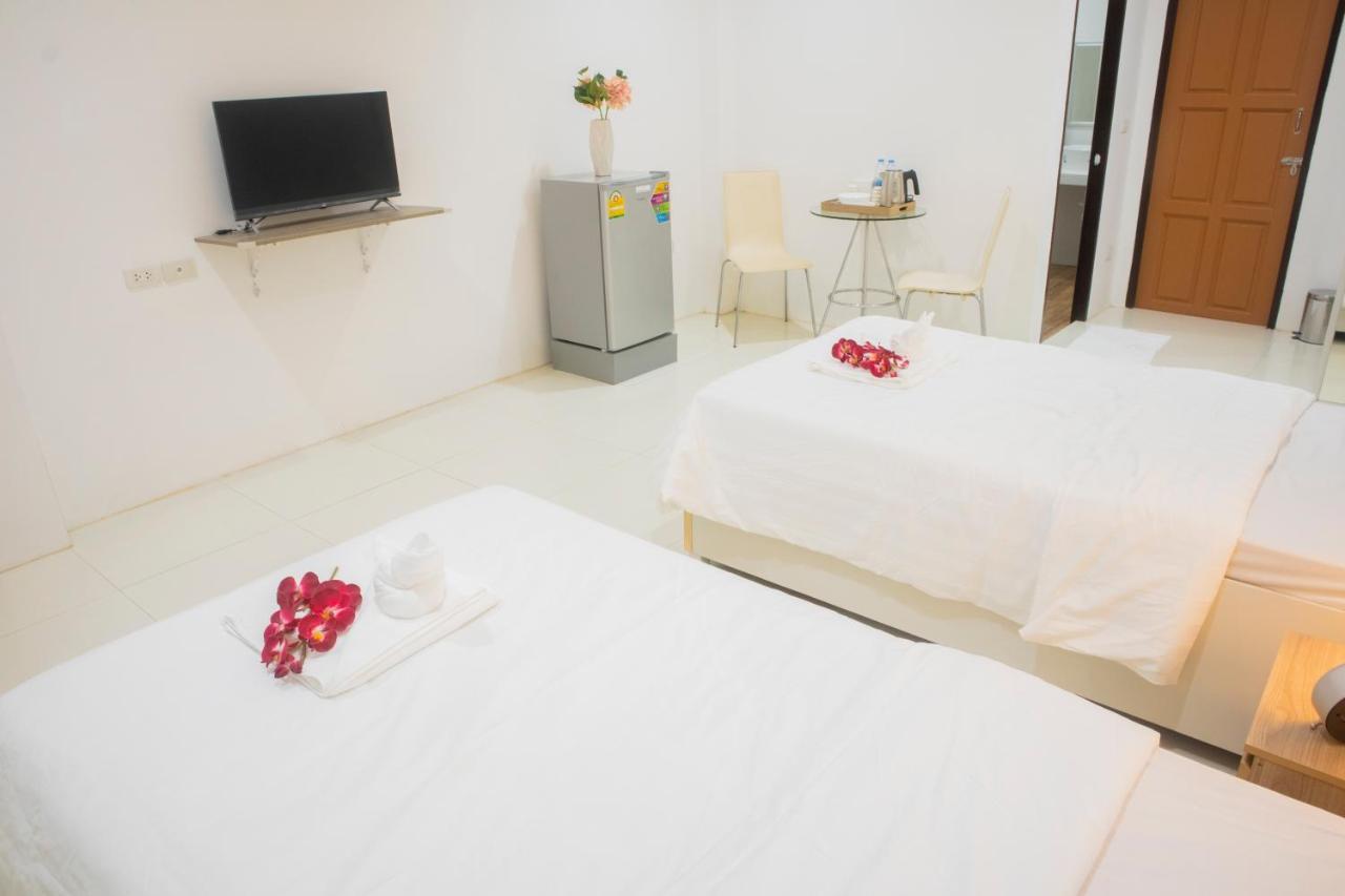 ตะวันแมนชั่น Appartement Ban Na Khua Buitenkant foto
