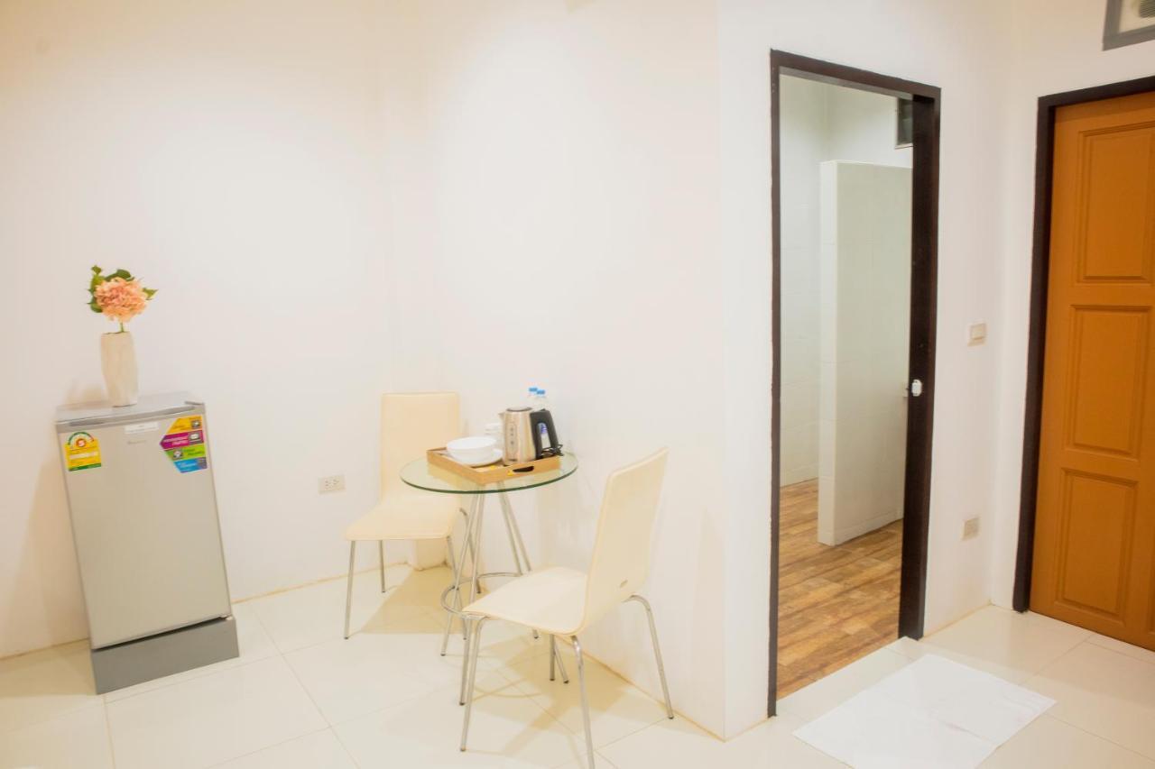ตะวันแมนชั่น Appartement Ban Na Khua Buitenkant foto